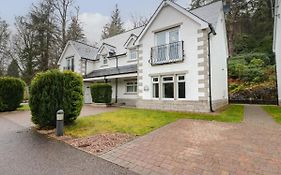 4 River Court