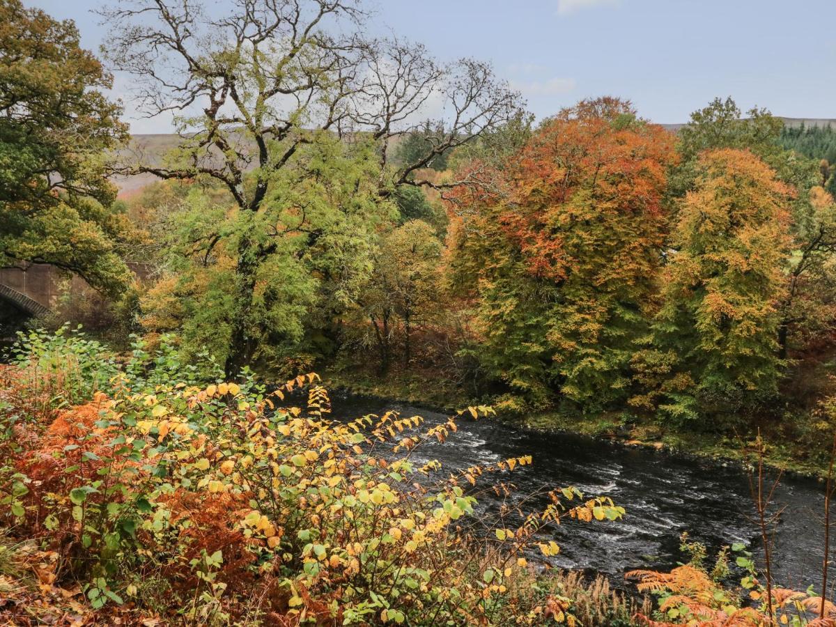4 River Court Invergarry Buitenkant foto